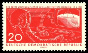 Colnect-1971-900-Yuri-Gagarin.jpg