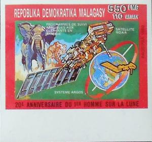 Colnect-1369-646-20-Years-Man-on-the-Moon---Elephant---Imperforated.jpg